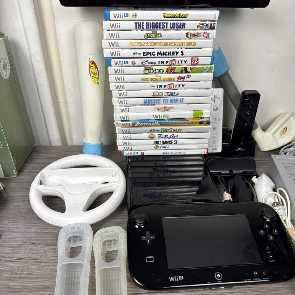 Nintendo Wii U 32GB Black Console Bundle w/ GamePad, 19 Games, Accessories